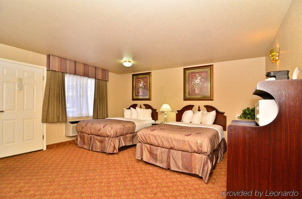 Western & Hotel